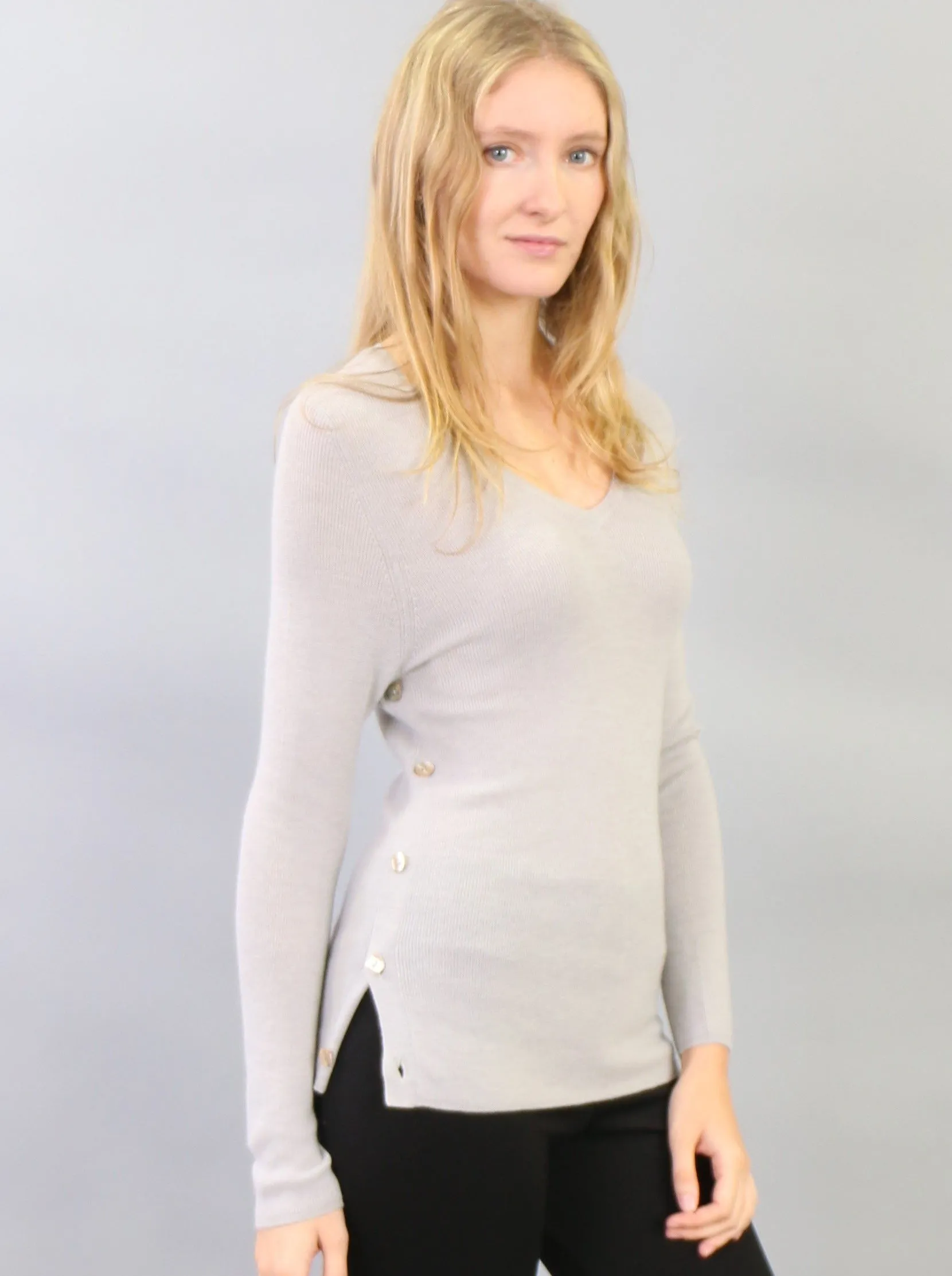 Button Accent V Neck in Cashmere/Silk Blend