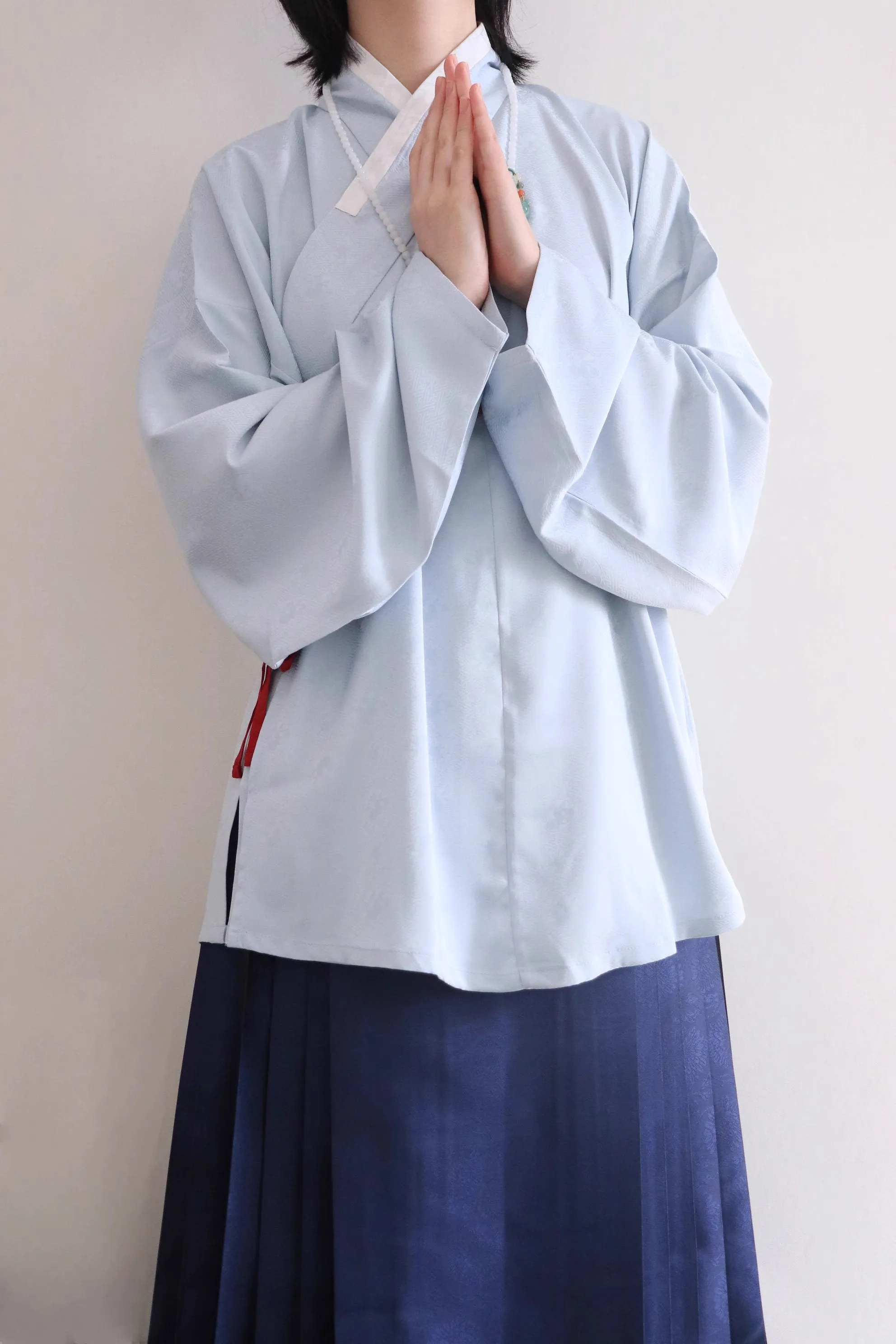 Pipa 琵琶 Lute Sleeve Middle Ming Dynasty Cross Collar Shirt